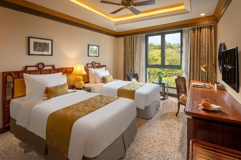 اتاق لوکس, Silk Path Grand Hue