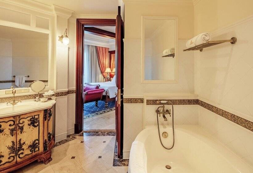 اتاق لوکس با چشمانداز دریا, The Imperial Vung Tau