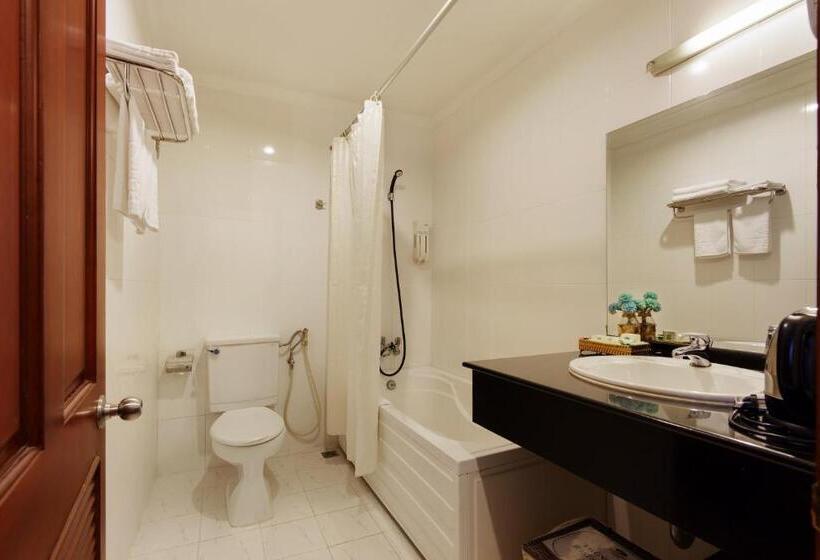 اتاق لوکس با چشمانداز شهر, Victory  Saigon