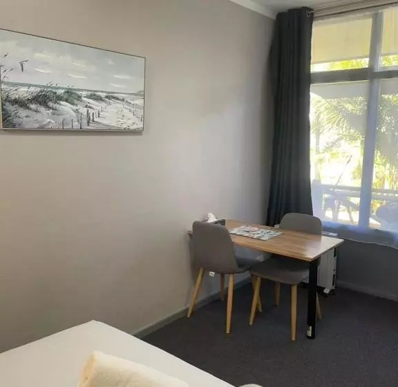 Standard-studio, Lismore Fair Dinkum Motel
