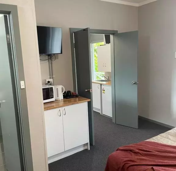 Perhehuone, Lismore Fair Dinkum Motel