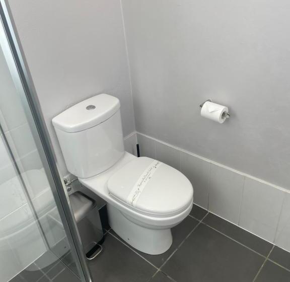 استودیوی استاندارد, Lismore Fair Dinkum Motel