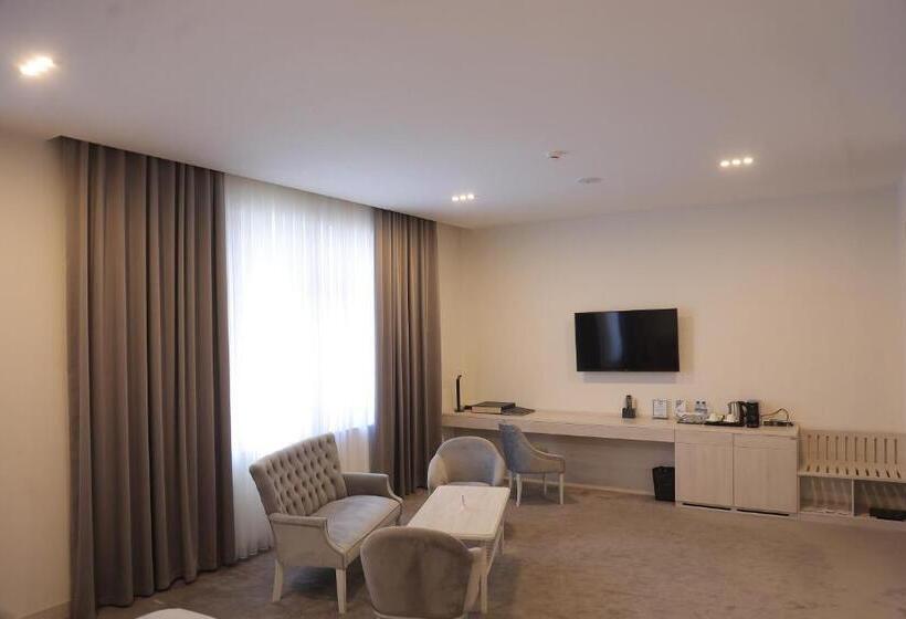 سوییت جونیور, Inspiras Tashkent