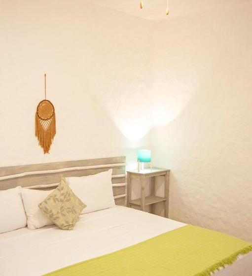 家庭间, Lunada Holbox