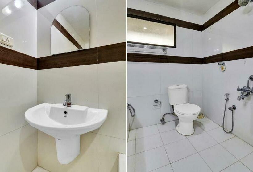 Suíte, Collection O 80108 Aec Residency