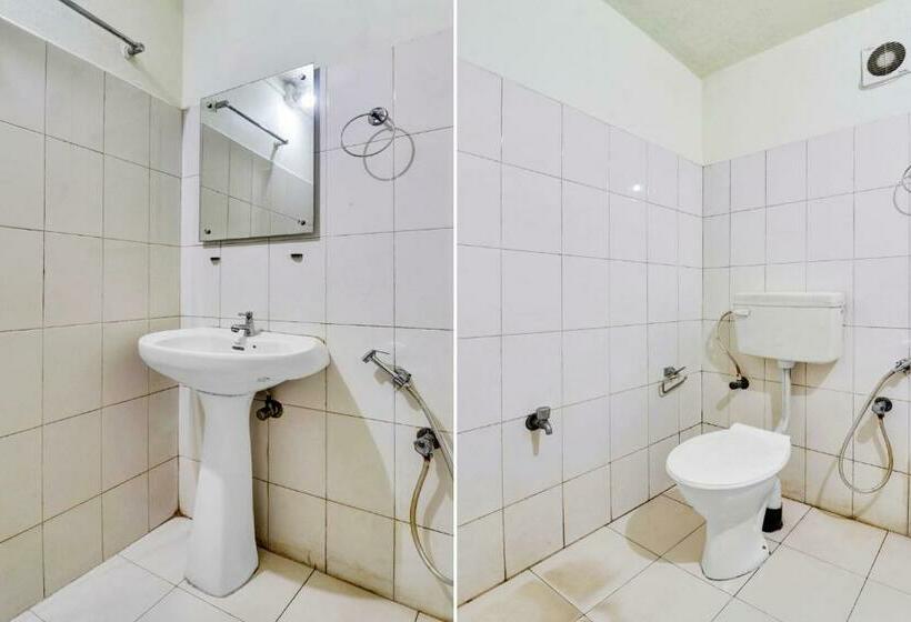 Quarto Deluxe com Sacada, Collection O 80108 Aec Residency