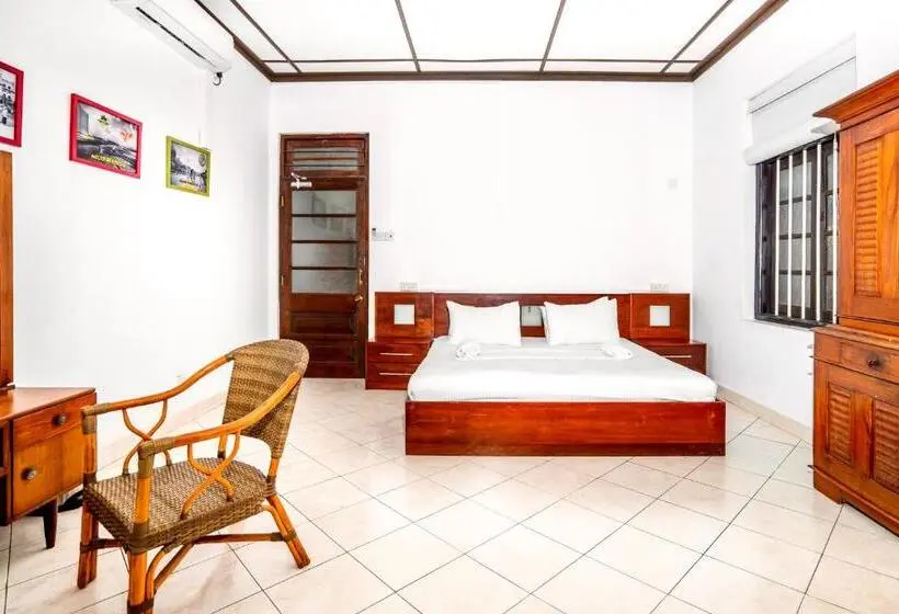 Standardzimmer Kingsize Bett, Lost & Found Colombo