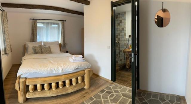 غرفة ديلوكس, Cununa Văilor