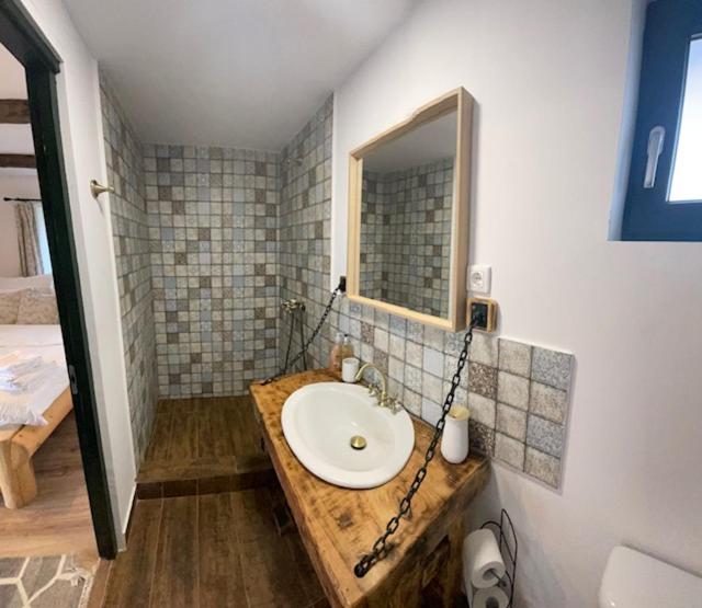 غرفة ديلوكس, Cununa Văilor