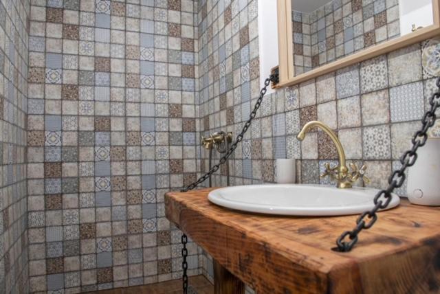 غرفة ديلوكس, Cununa Văilor