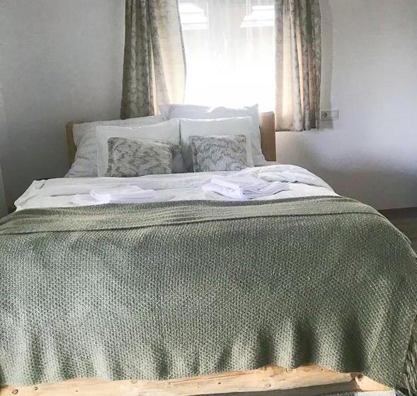 غرفة ديلوكس, Cununa Văilor