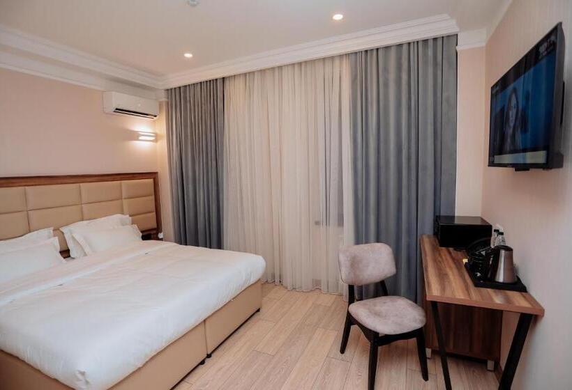 اتاق لوکس با تخت بزرگ, Resident Bishkek