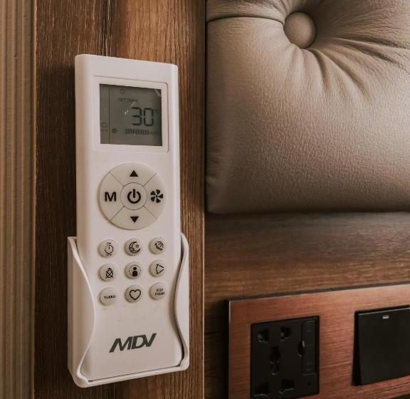 اتاق لوکس با تخت بزرگ, Resident Bishkek