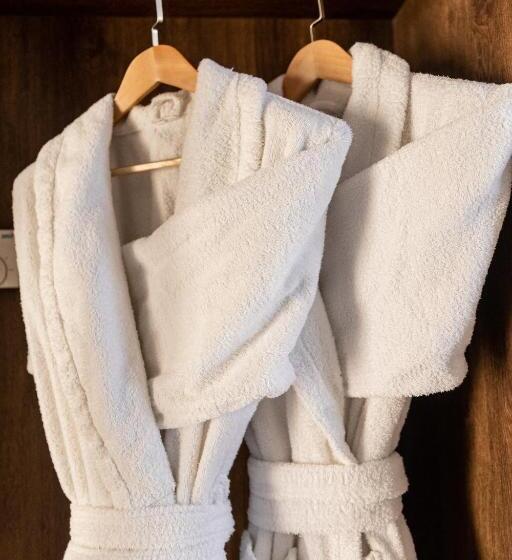 اتاق لوکس, Resident Bishkek