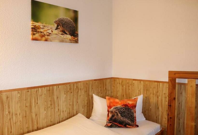 Семейный Номер, Und Restaurant Karpfenschänke