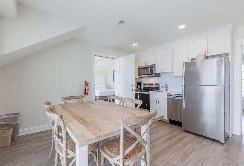 דירת שלושה חדרים, Impala Suites