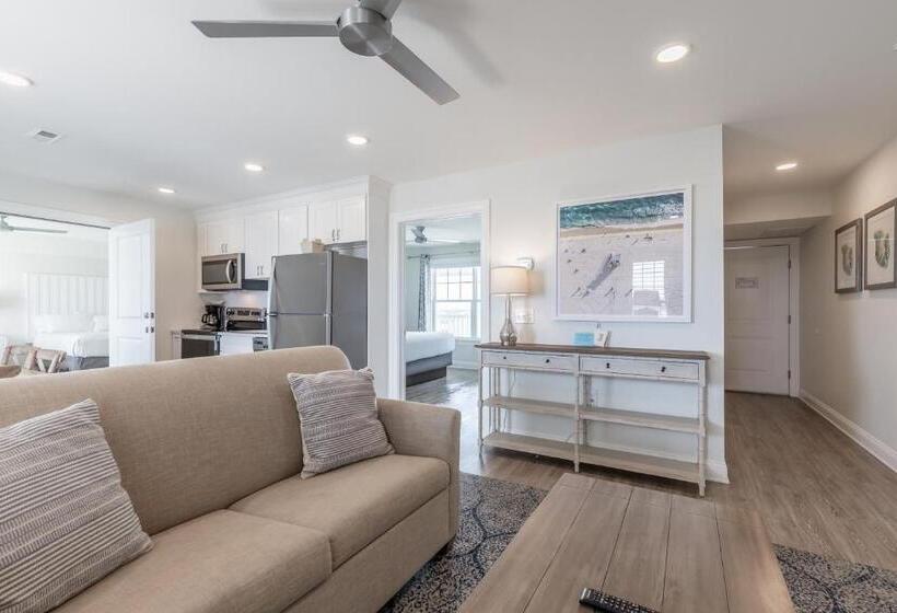 דירת שלושה חדרים, Impala Suites