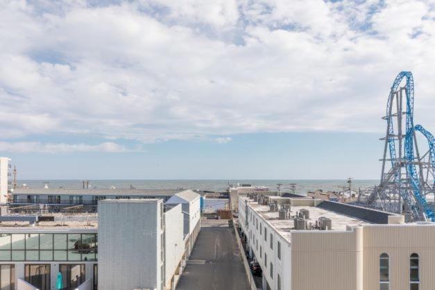 דירת שלושה חדרים, Impala Suites