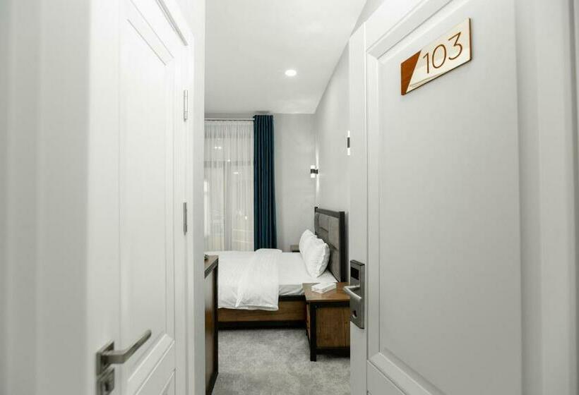 اتاق استاندارد, Merci