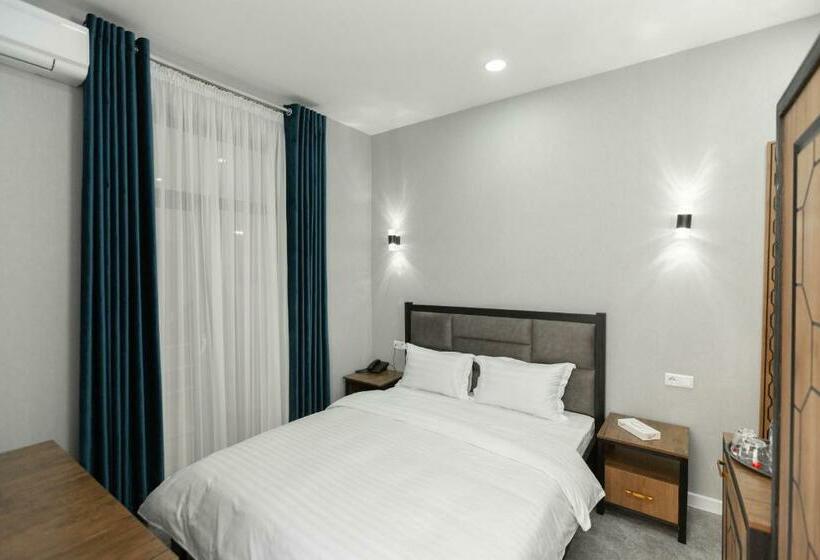 اتاق استاندارد, Merci