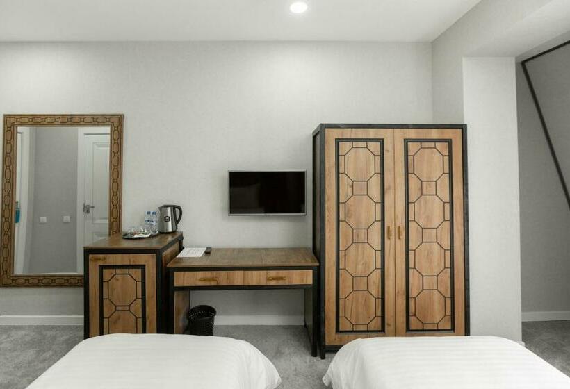 اتاق استاندارد, Merci