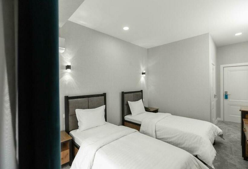 اتاق استاندارد, Merci