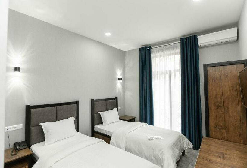 اتاق استاندارد, Merci