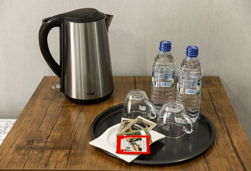 اتاق لوکس, Merci