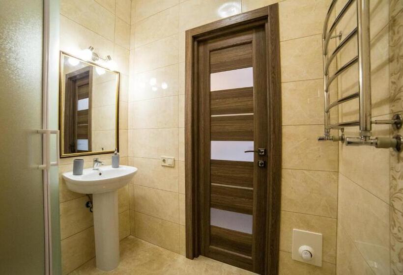 Pokój Standard, Hollywood