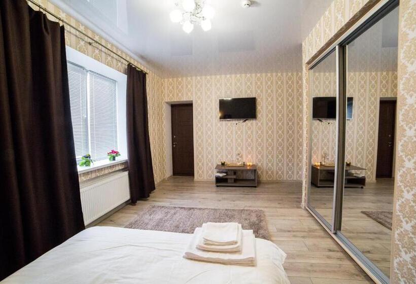 Pokój Standard, Hollywood