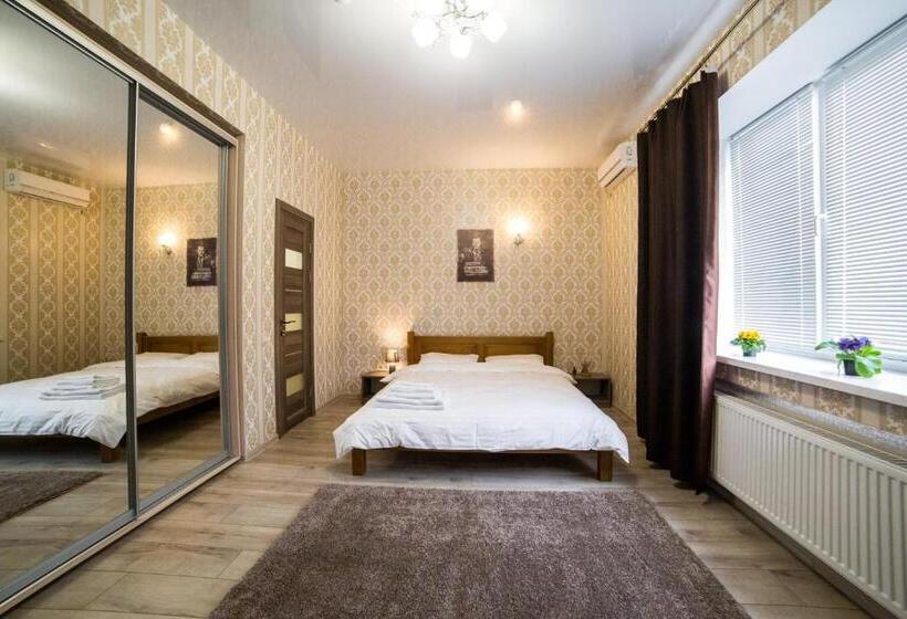 Pokój Standard, Hollywood