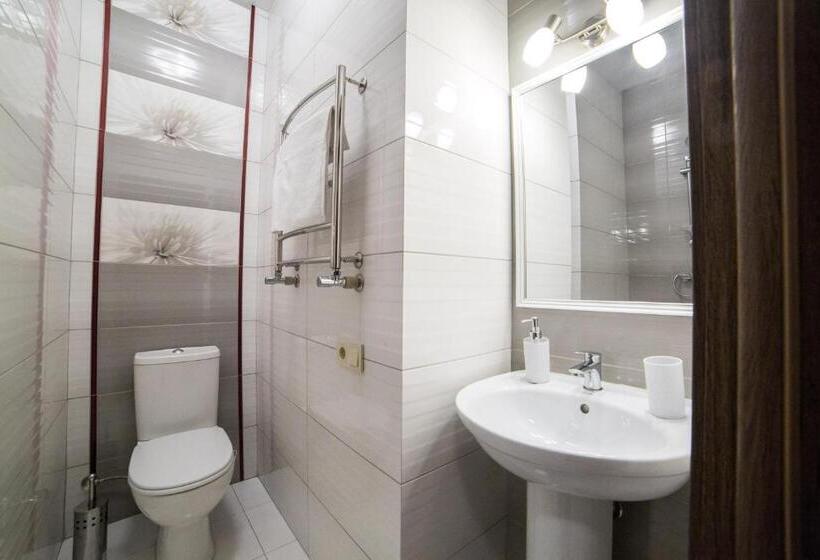 Pokój Czteroosobowy Standard, Hollywood