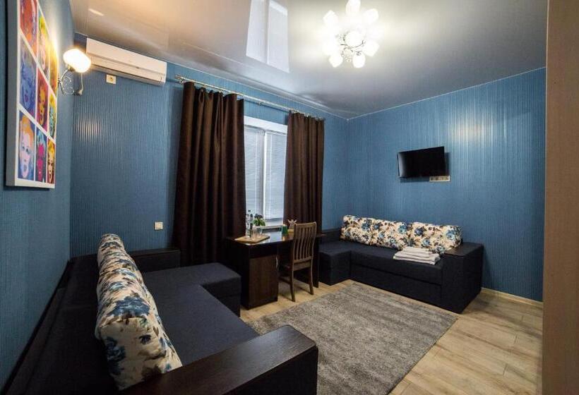 Pokój Czteroosobowy Standard, Hollywood