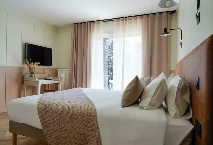 レイクビューデラックスルーム, Hôtel Le Mouton Bleu