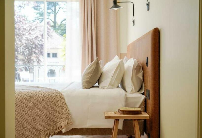 חדר דלוקס נוף לאגם, Hôtel Le Mouton Bleu