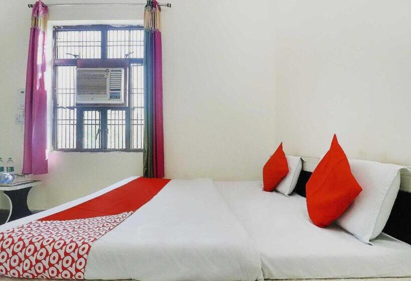 デラックストリプルルーム, Oyo 72863 New Satkar