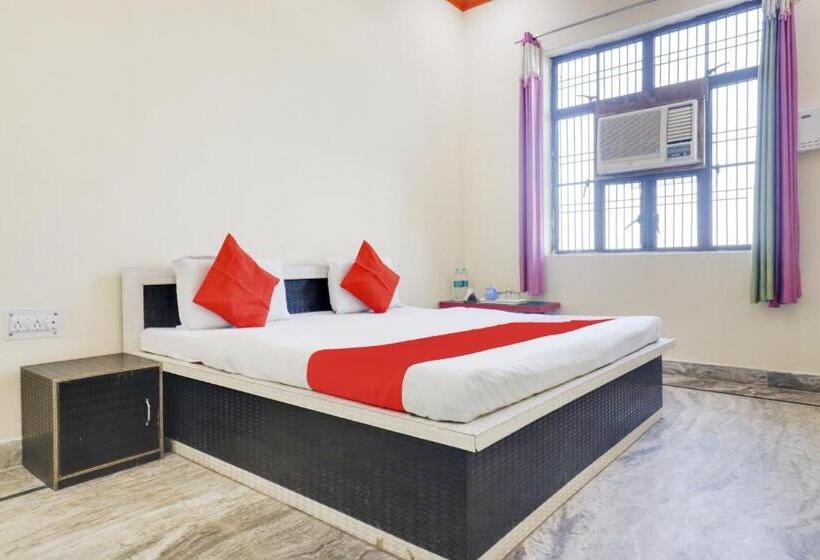 デラックストリプルルーム, Oyo 72863 New Satkar