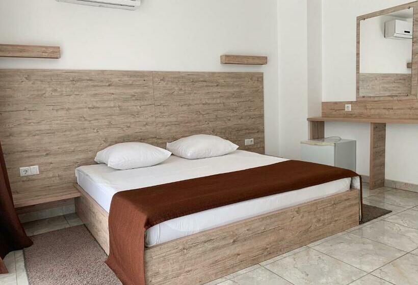 غرفة قياسية مزوَّدة بشُرفة, Relax Hotel   Restaurant Complex