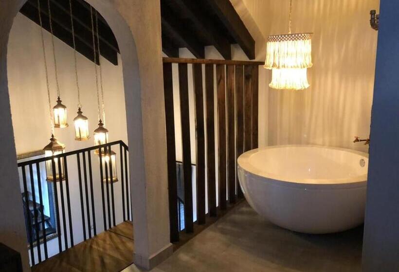 جناح مزود بجاكوزى, Suites Campestres Montebello