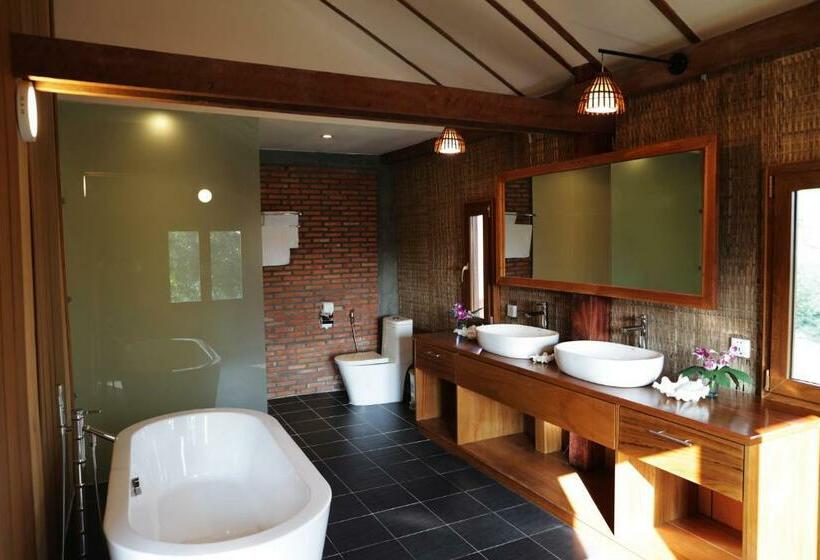 디럭스 방갈로, Farmhouse Resort & Spa