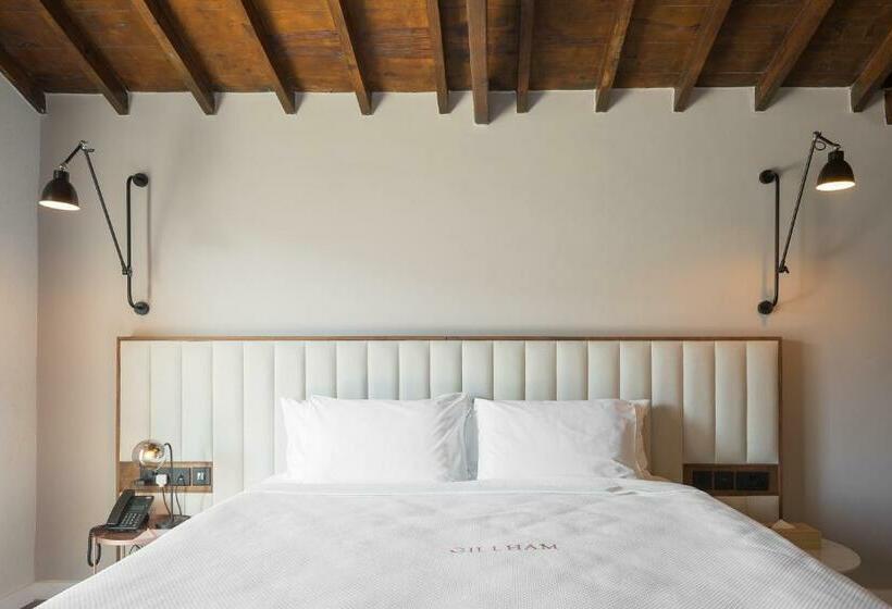 غرفة قياسية مزوَّدة بشُرفة, Gillham Vineyard