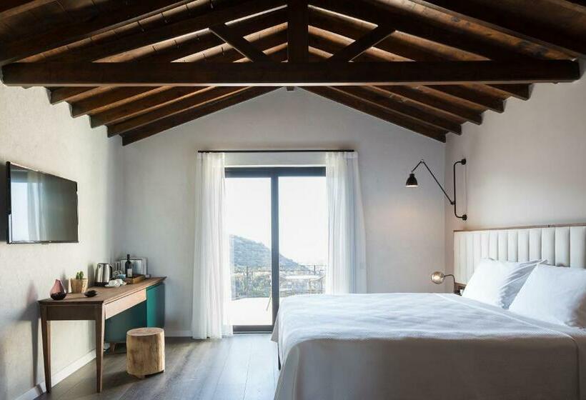 غرفة قياسية مزوَّدة بشُرفة, Gillham Vineyard