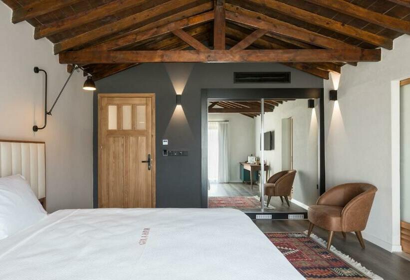 غرفة قياسية مزوَّدة بشُرفة, Gillham Vineyard