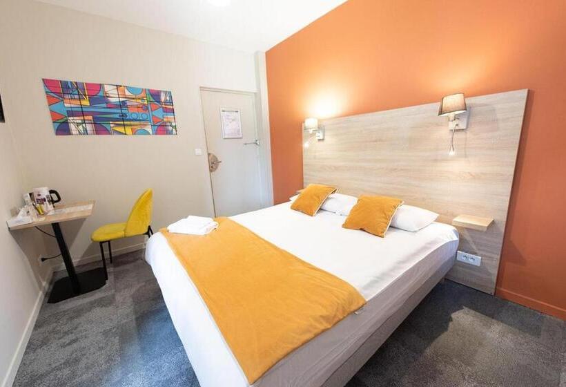 Номер Стандарт, Logis Hostellerie & Restaurant Du Marché