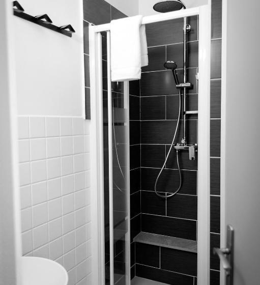 Номер Стандарт, Logis Hostellerie & Restaurant Du Marché