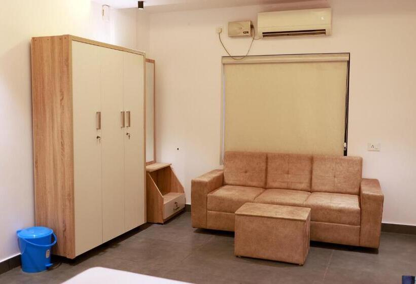 Люкс Deluxe Кровать Кинг, Royal City Tourist Home