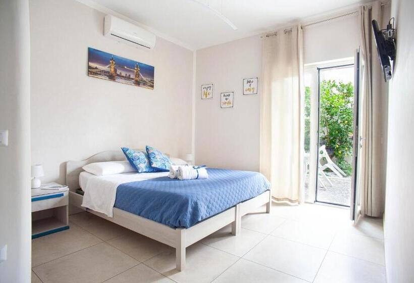 豪华三人间, B&b Peonies