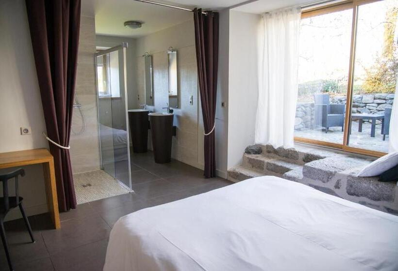 غرفة قياسية مزوَّدة بتراس, Aux Caprices D'aubrac