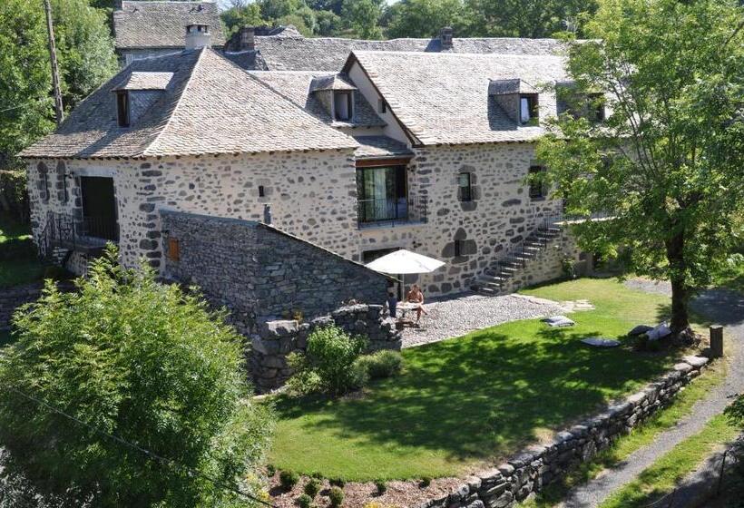 غرفة قياسية ثلاثية مزودة بشرفة, Aux Caprices D'aubrac