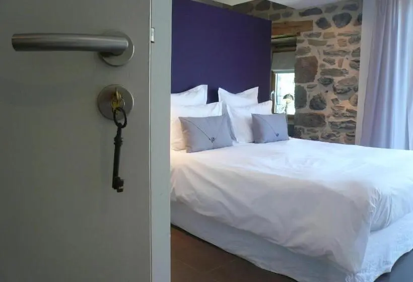 バルコニー付きスタンダードトリプルルーム, Aux Caprices D'aubrac